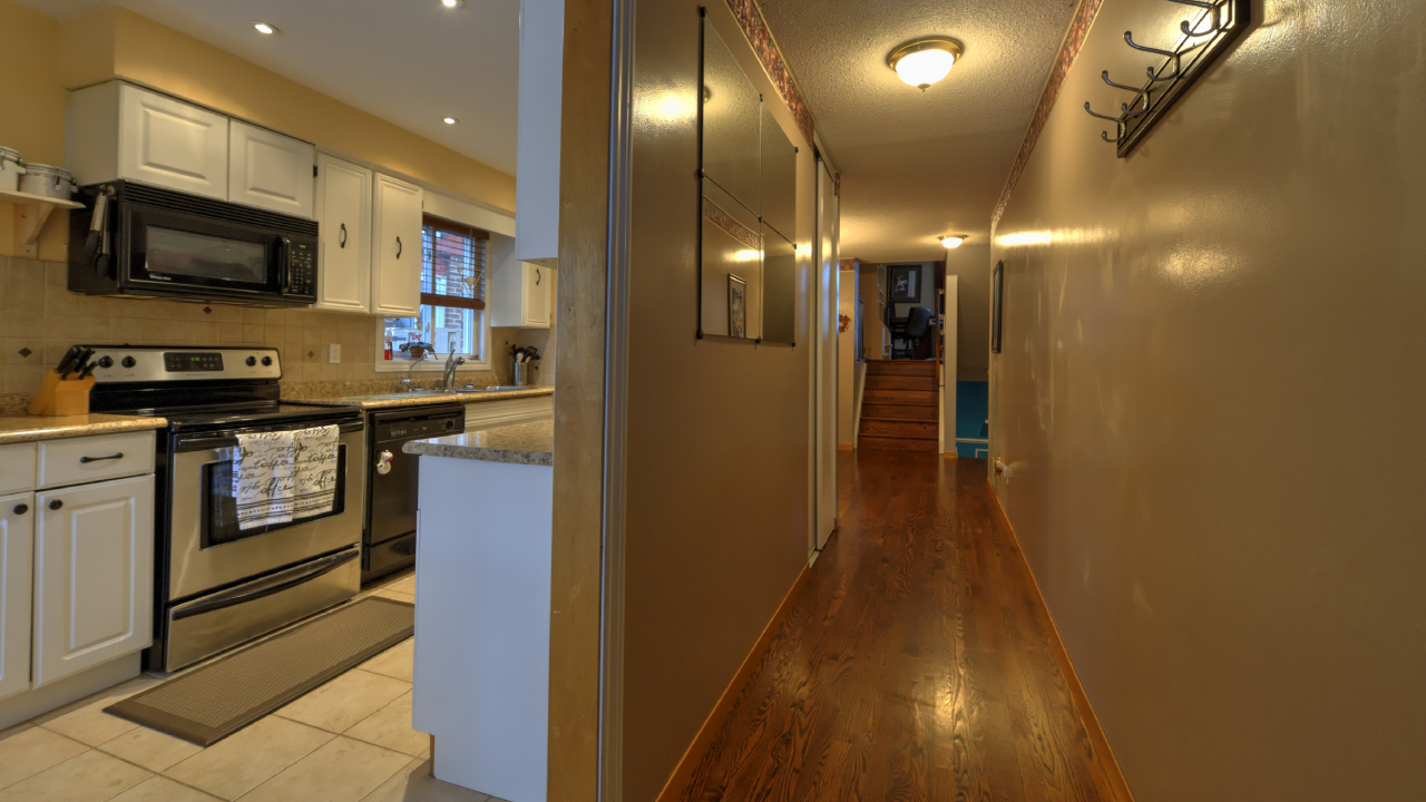 18 Simmons Blvd, Brampton, ON, L6V 7V5 Scene 3