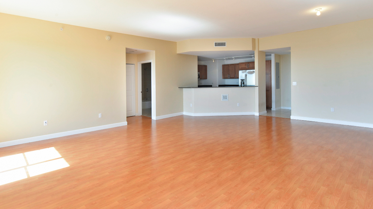 8395-SW-72nd-Ct-#703-04