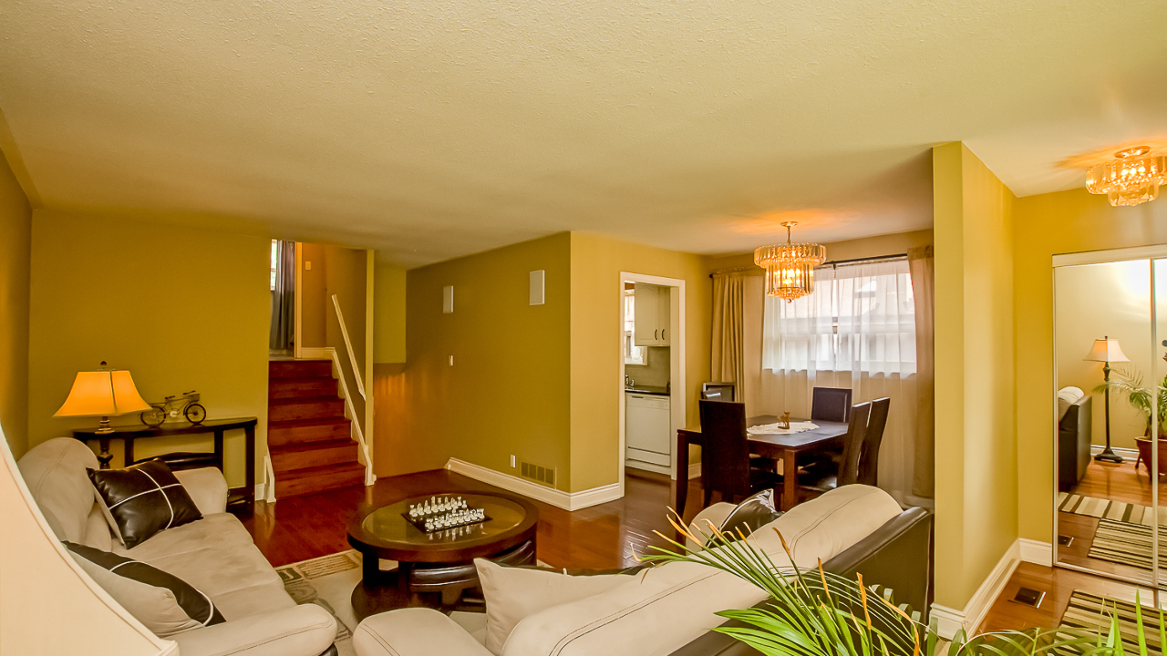 83 Newstead Cres, Brampton, ON, L6V 2A8 Scene 2