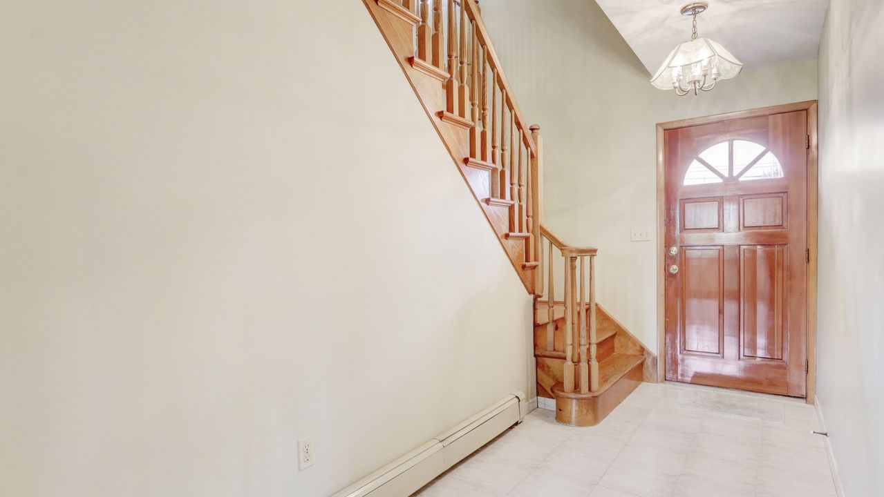 75 Concord St, Westbury, NY, 11590 Scene 3