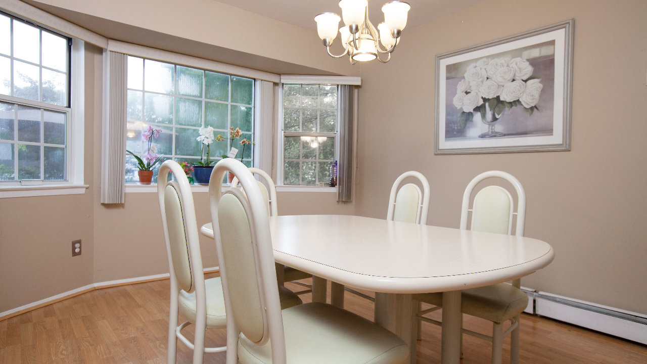 432 Atwell St, Hollbrook, NY, 11741 Scene 3