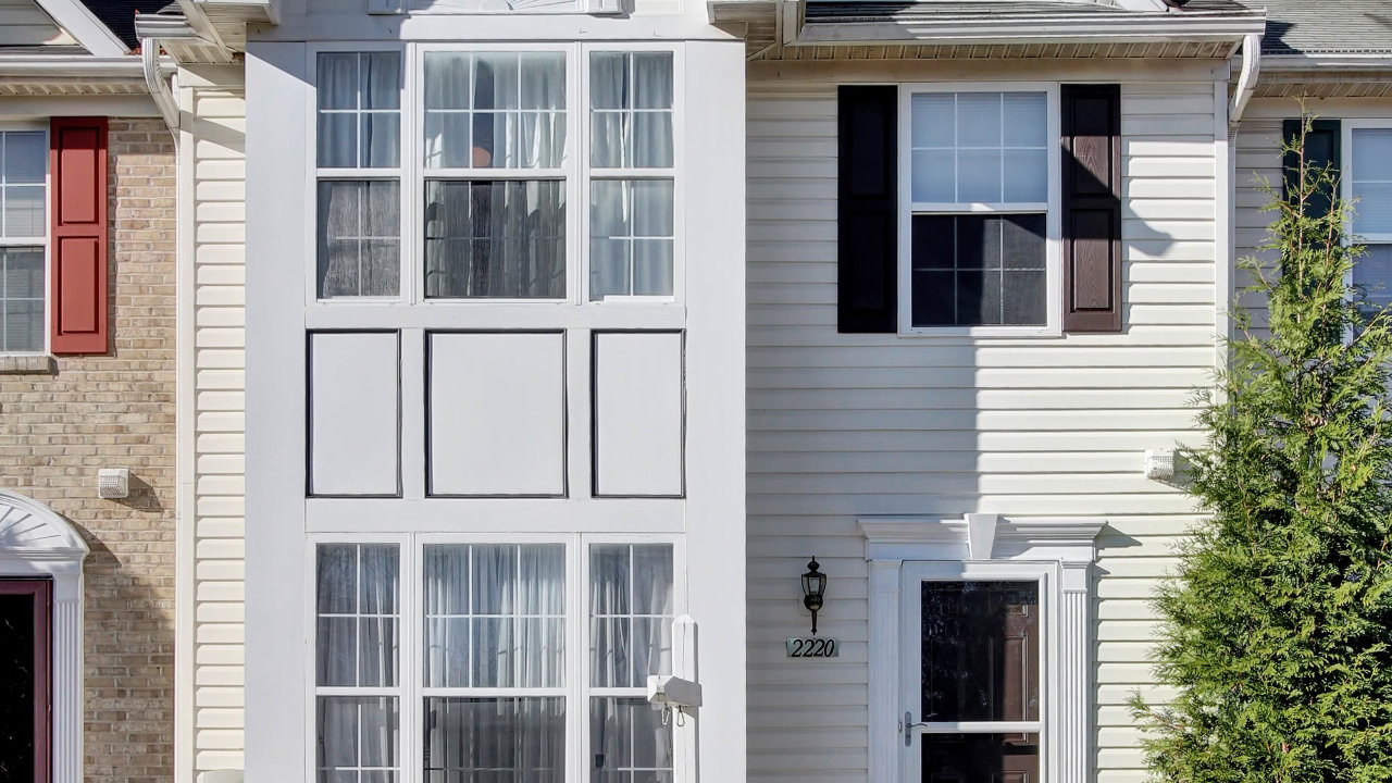 2220 Palustris Lane 001