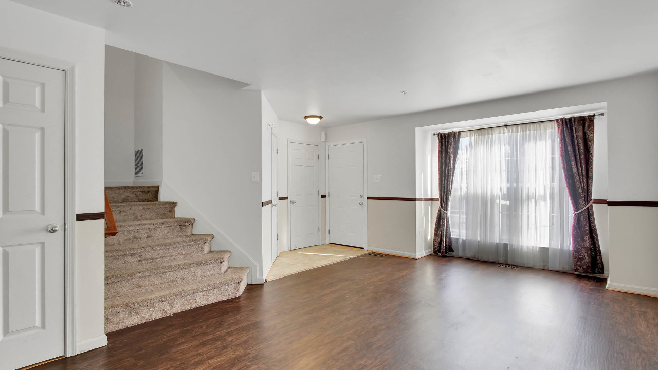 2220 Palustris Lane 003