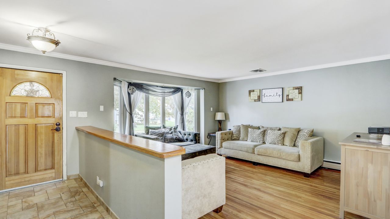 1842 Wilson Ave, Merrick, NY, 11566 Scene 3