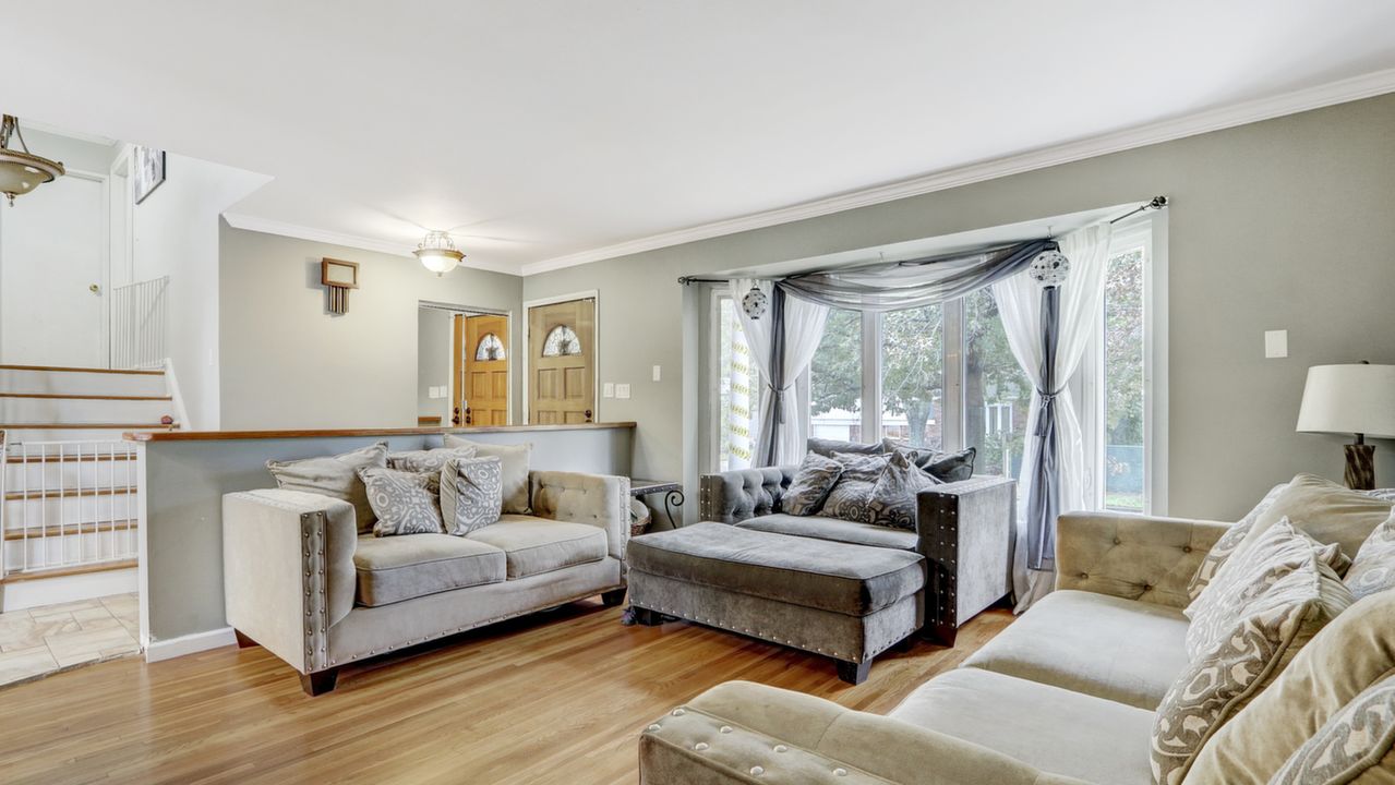 1842 Wilson Ave, Merrick, NY, 11566 Scene 4