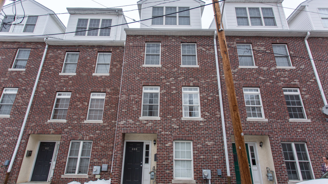 444 Dupont Street-29