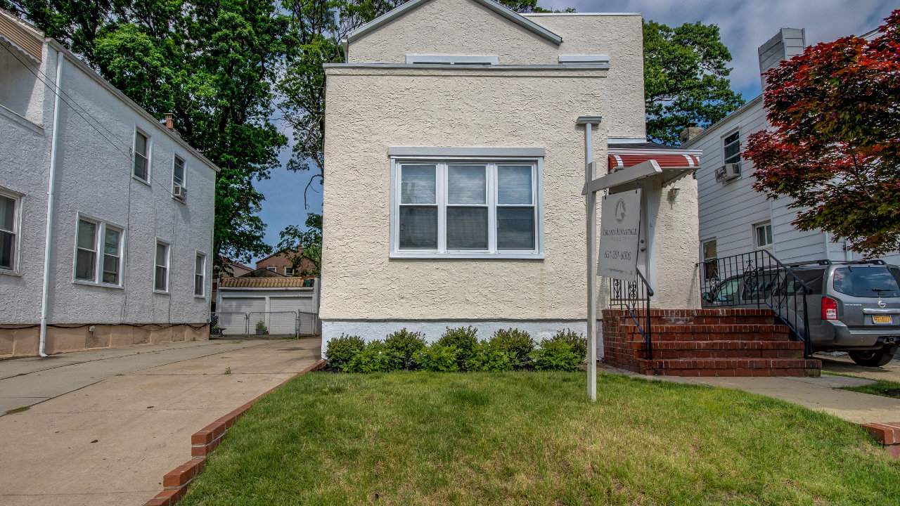 138-52 231st Street, Laurelton, NY, 11413 Scene 2