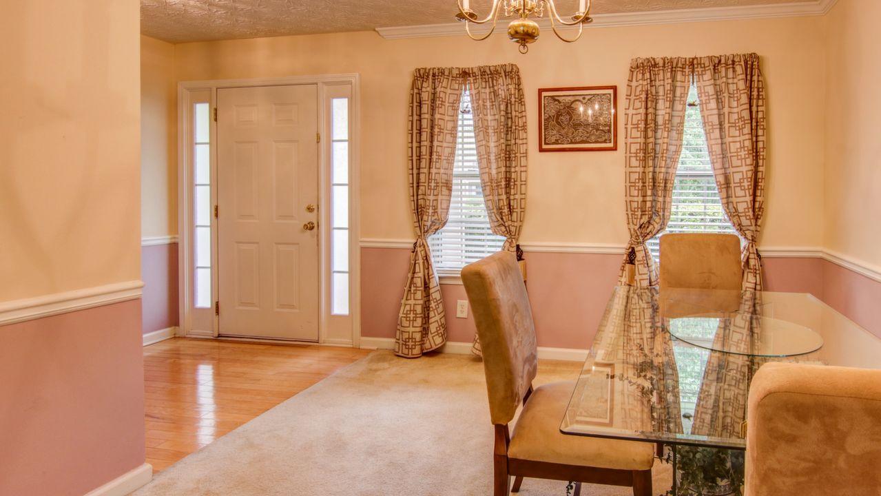 Foyer - Dining Area