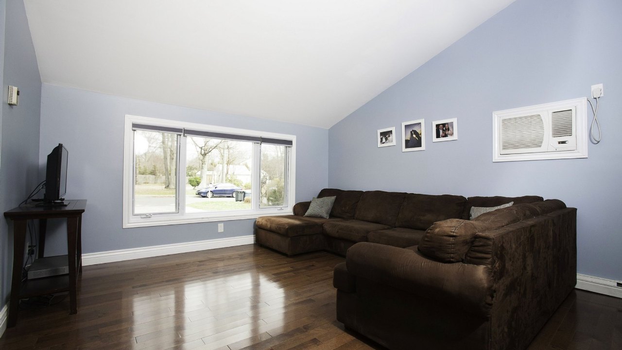 204 Holly Lane, Smithtown, NY, 11787 Scene 1