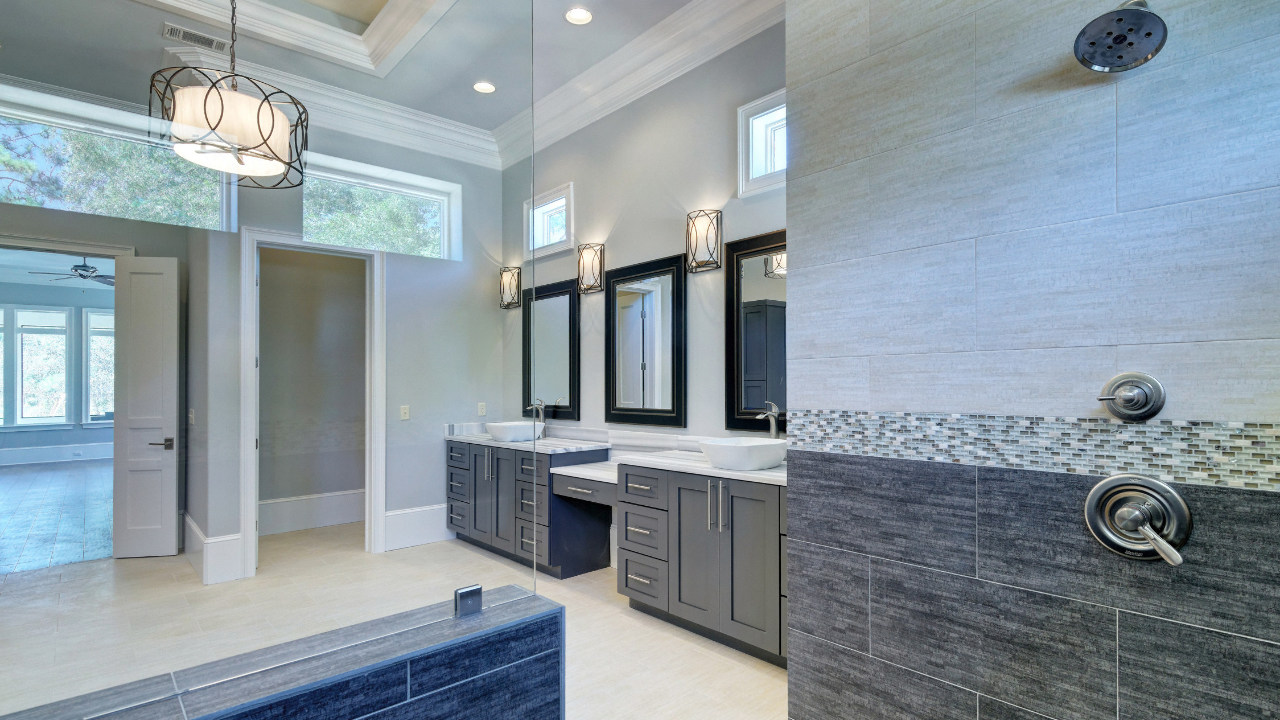 48_Master_Bathroom_03