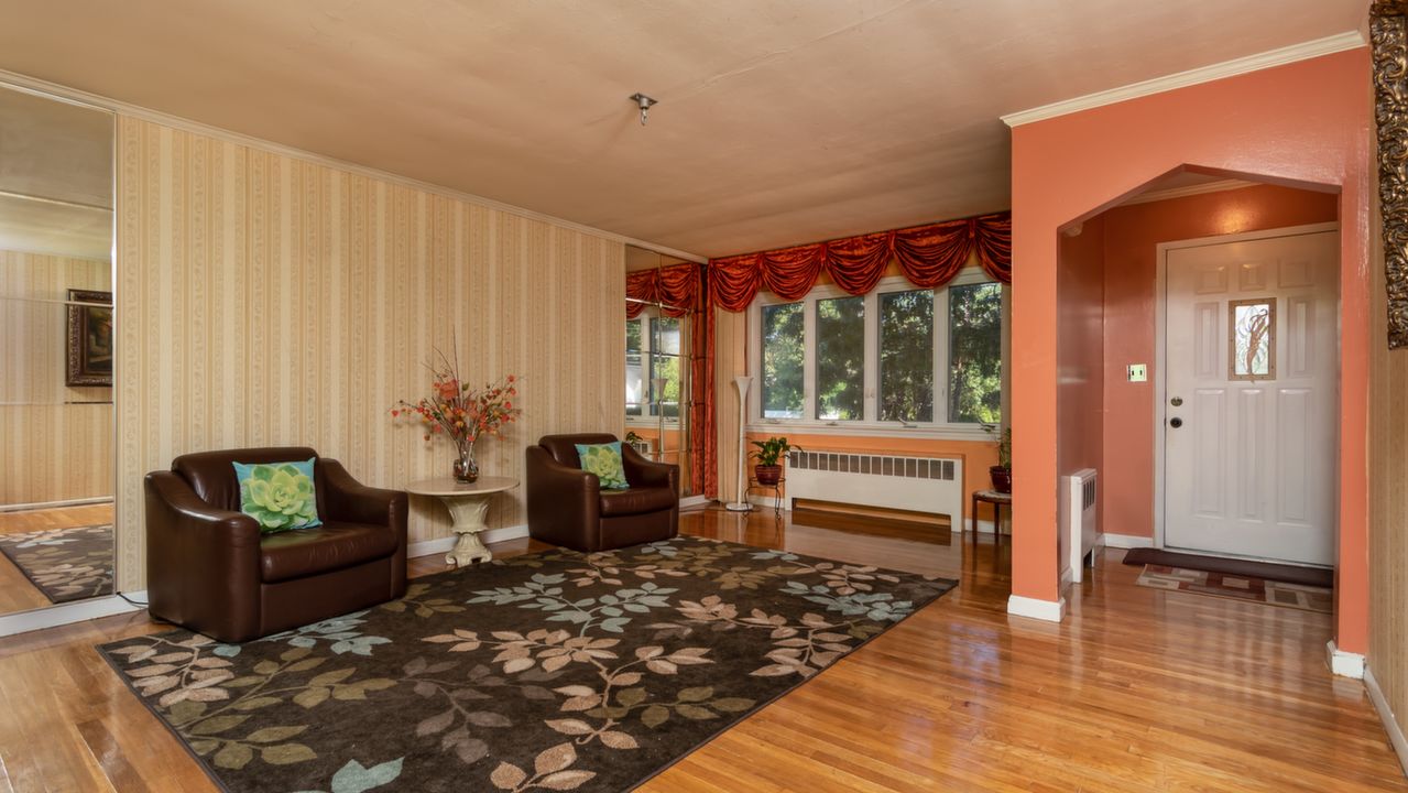 237 West Gates Avenue-105