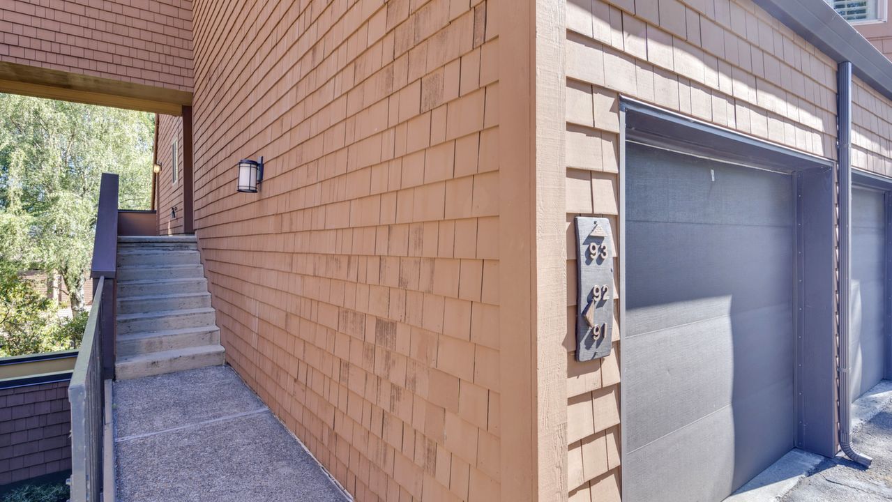 Oswego Summit #93, Lake Oswego, OR, 97034 Scene 4