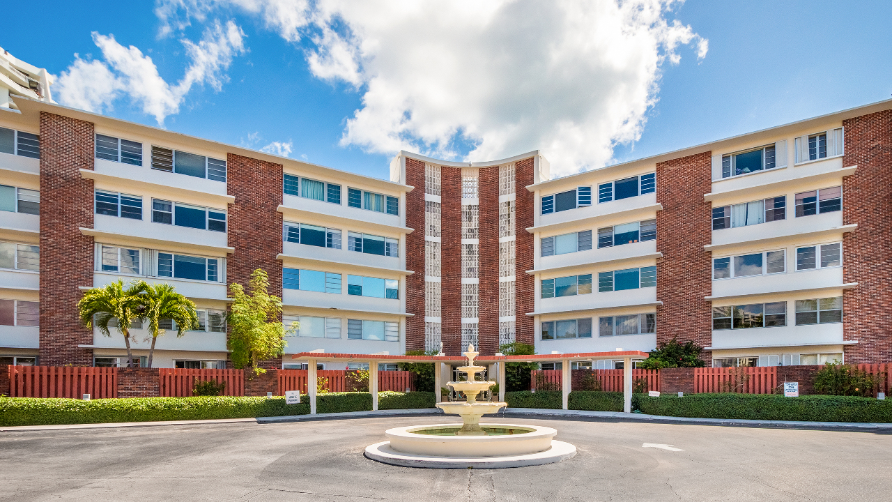Shores-COndo-#410-01