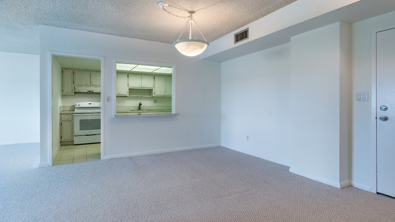 Shores-COndo-#410-04