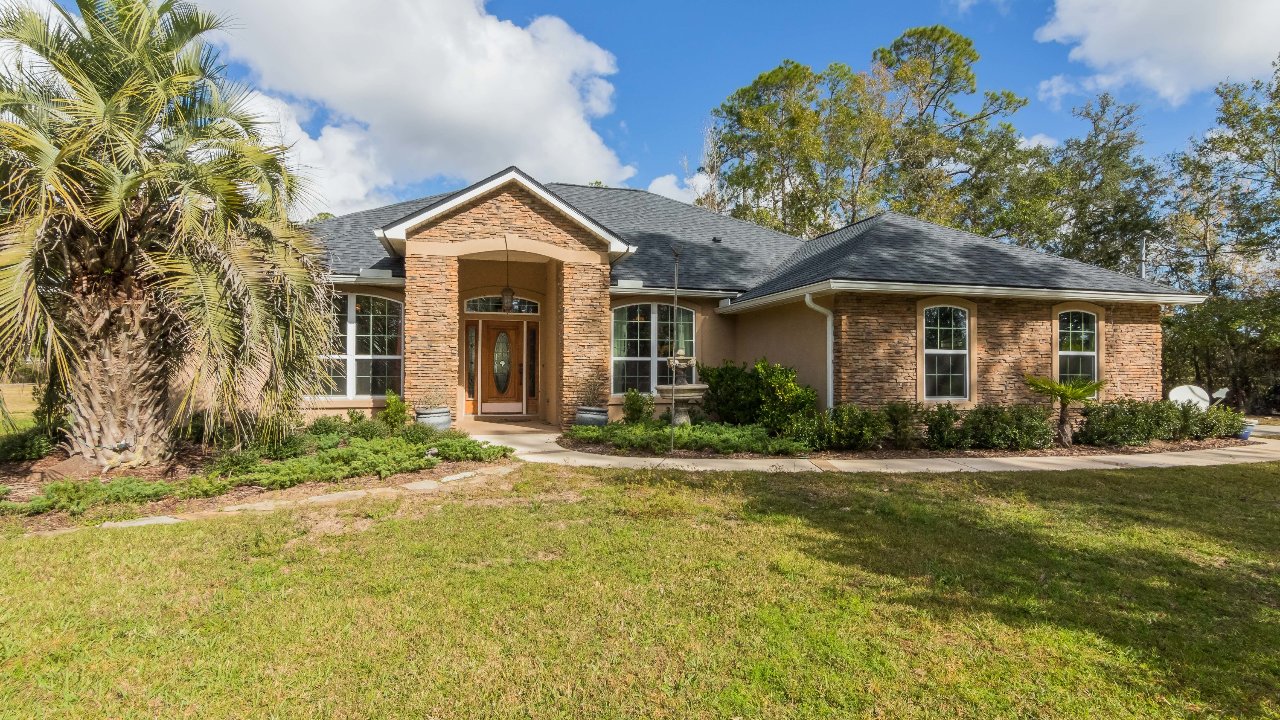 Beautiful Brick 4/3 Pool Home