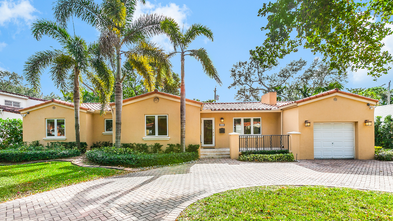 814-Medina-Ave-01