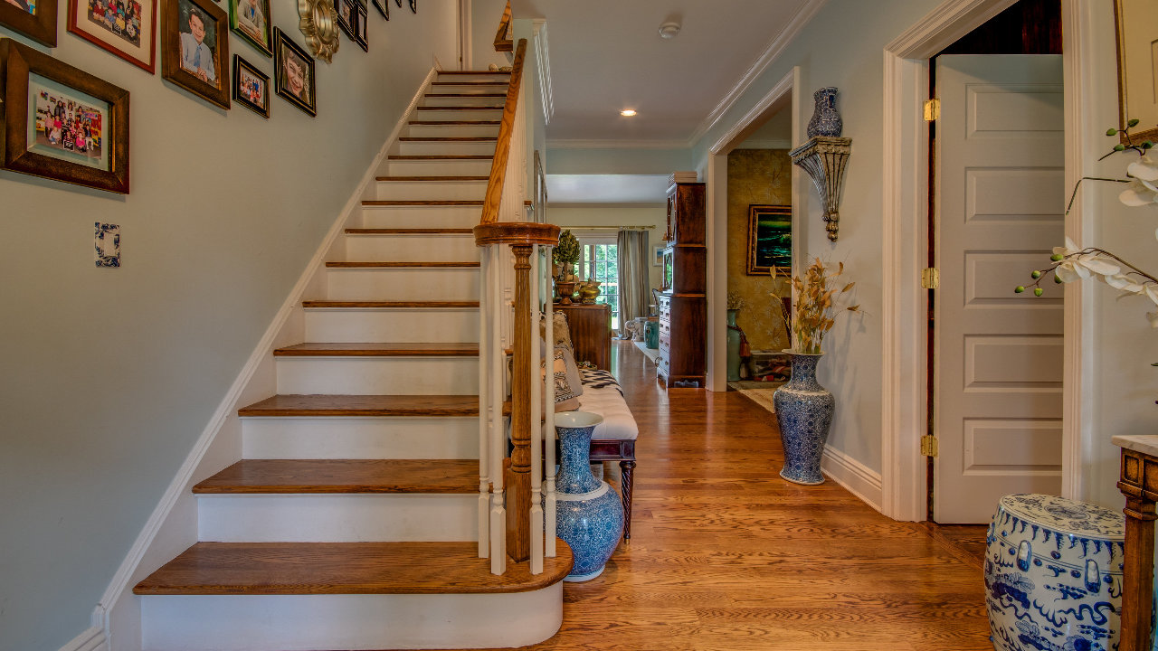 2 Farm Ln, Locust Valley, NY, 11560 Scene 3