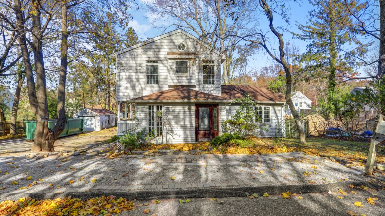23 Diana Rd, Rocky Point, NY, 11778 Scene 1