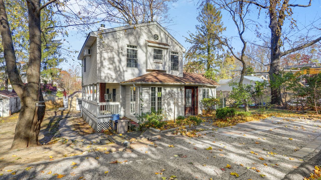 23 Diana Rd, Rocky Point, NY, 11778 Scene 2