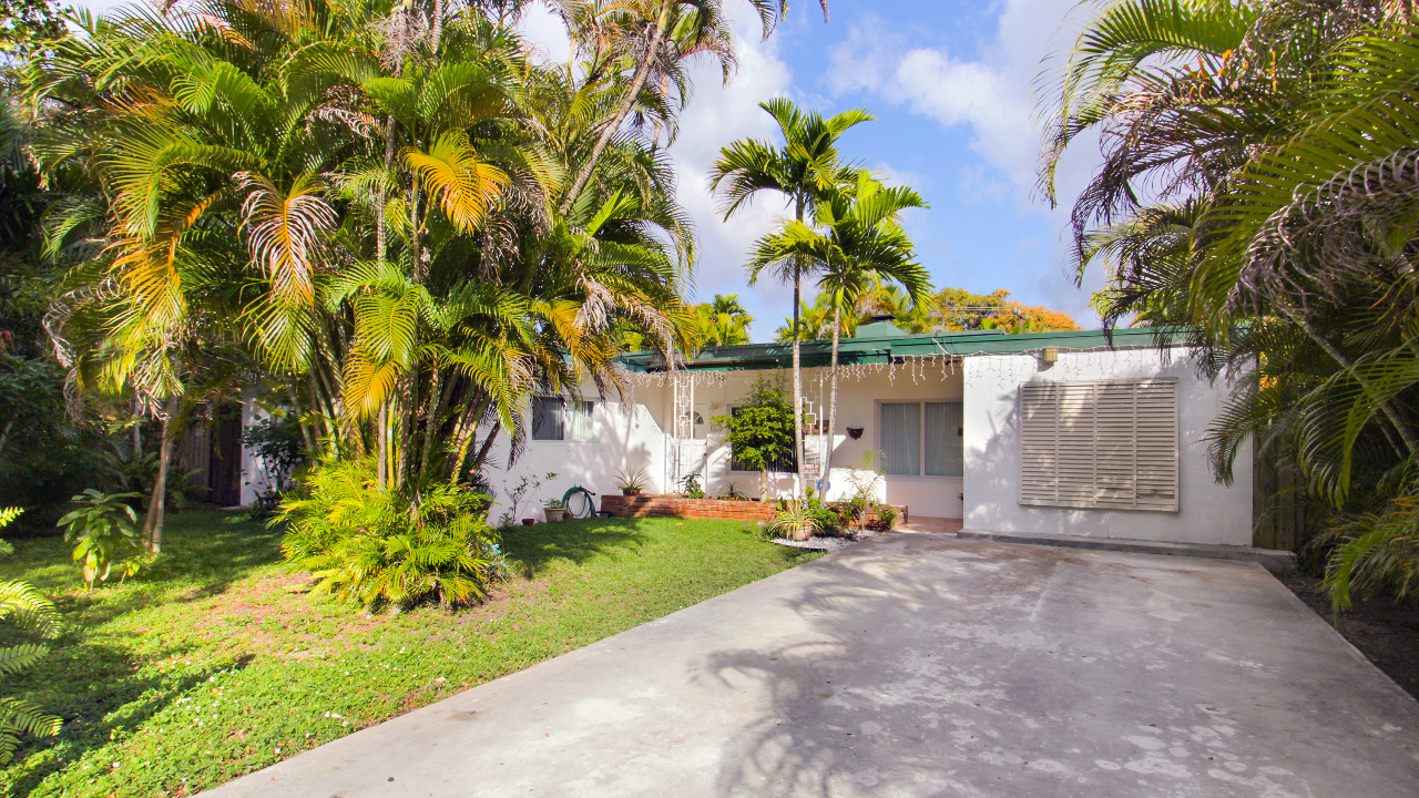 1315-NE-131st-St-01