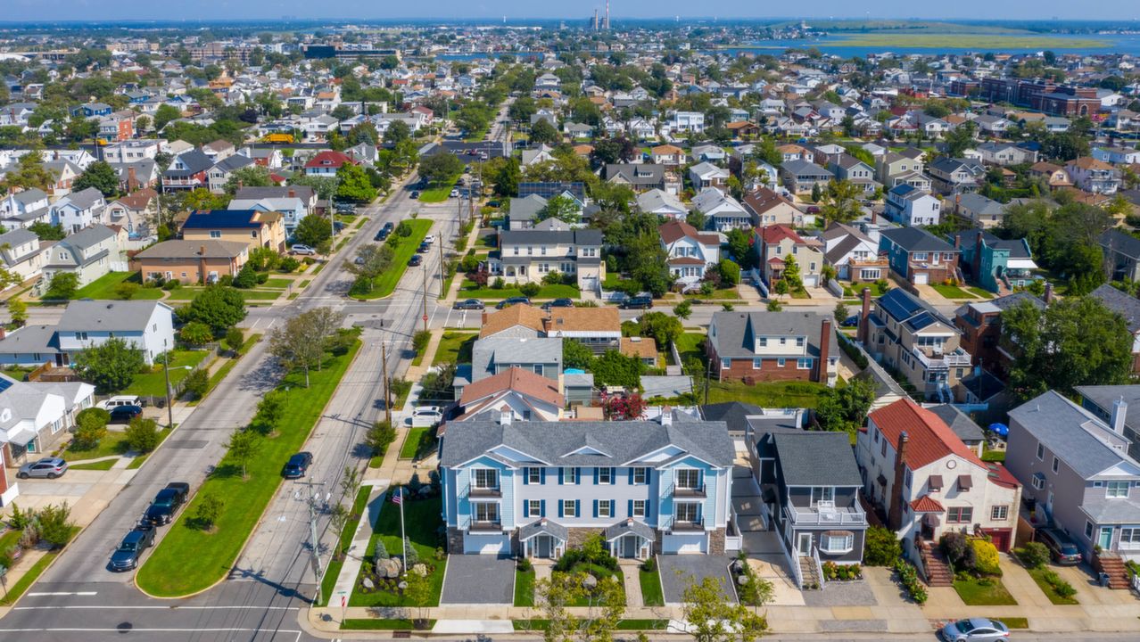 501 E Beech St, Long Beach, NY, 11561 Scene 2