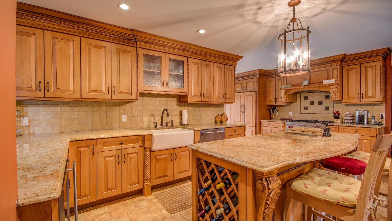 24 The Oaks, Roslyn, NY, 11576 Scene 3