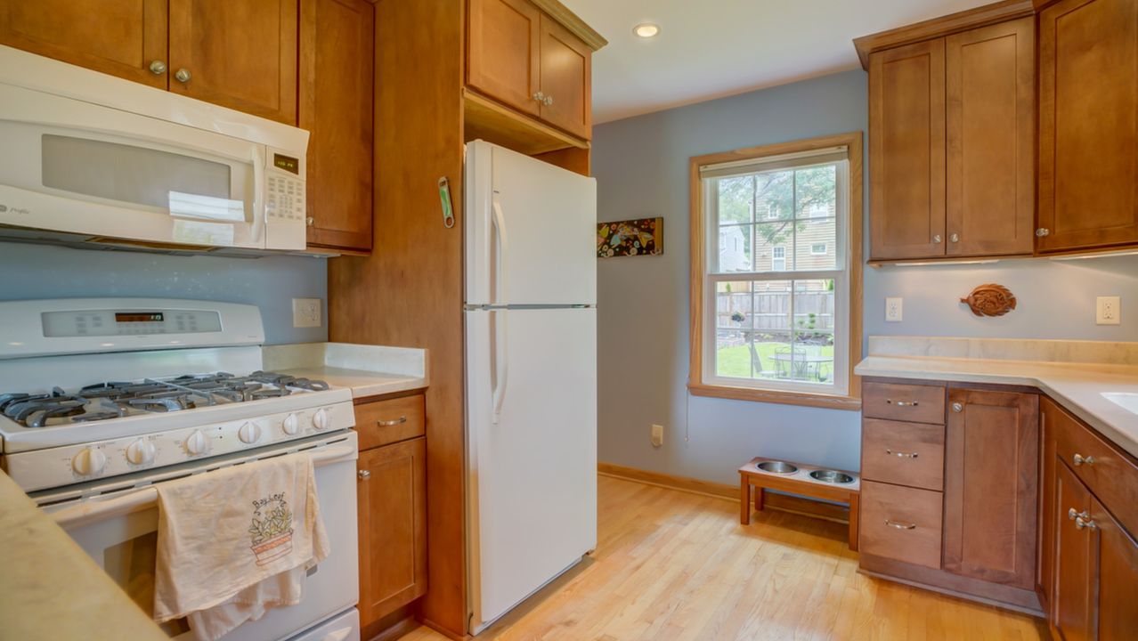 2819 Chamberlain Ave Madison-31