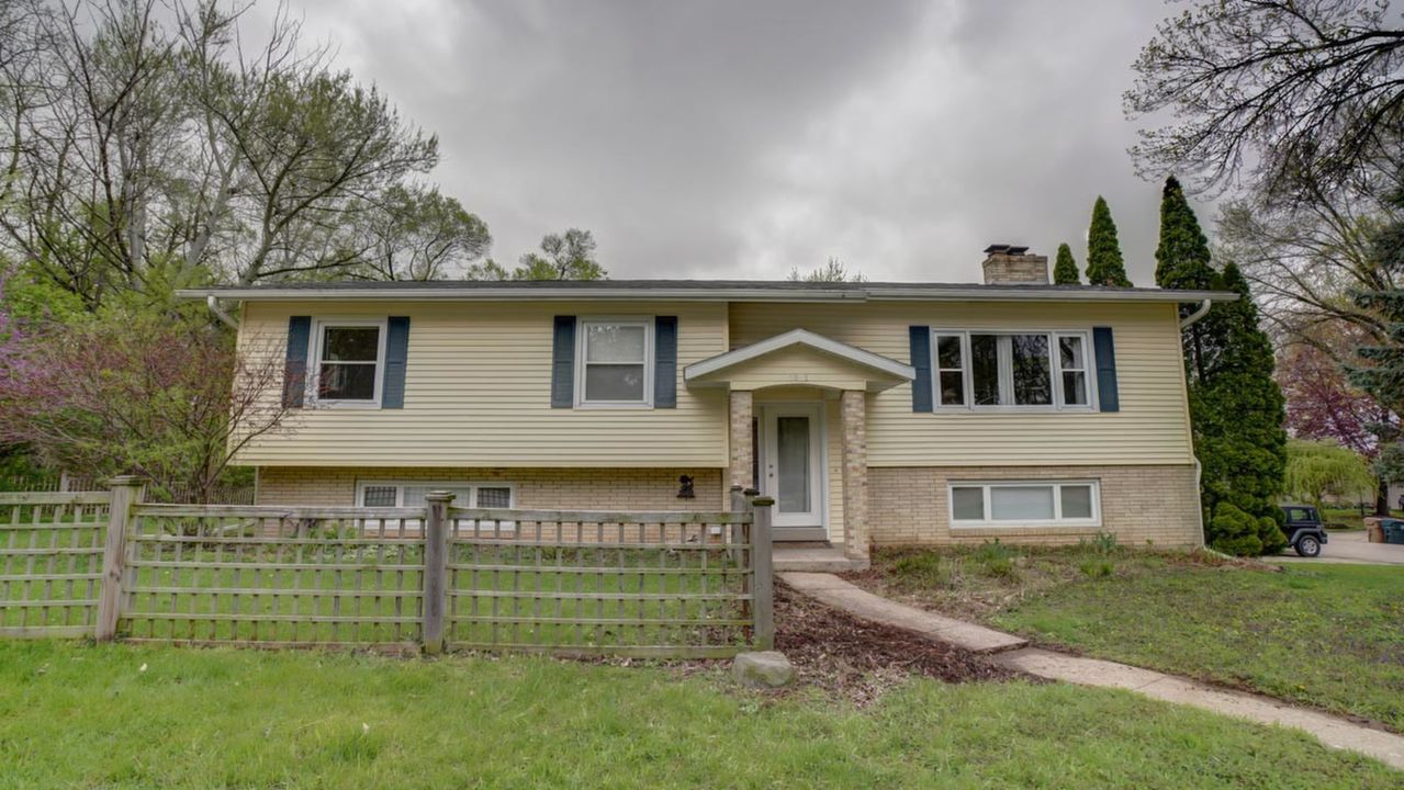 3051 Waunona Way, Madison-63