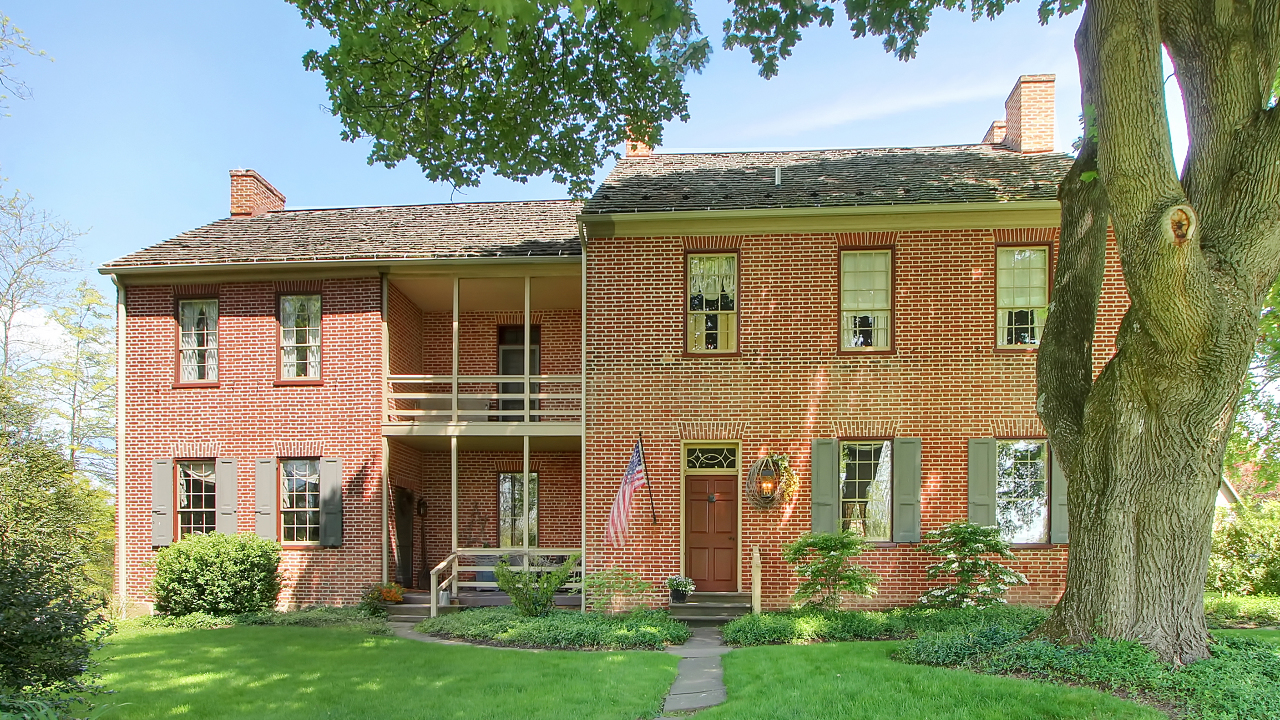 Federal Style Colonial - CIRCA 1800