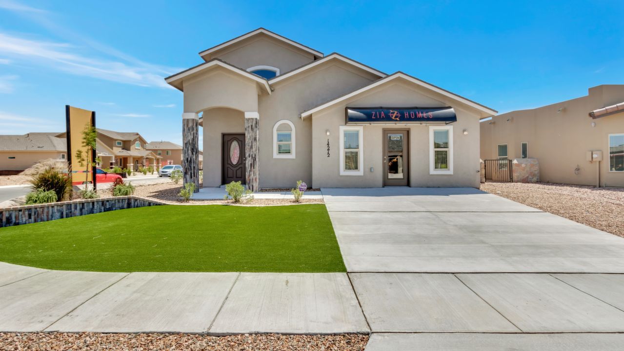 14272 Richard Wiles, El Paso, TX, 79938 Scene 1