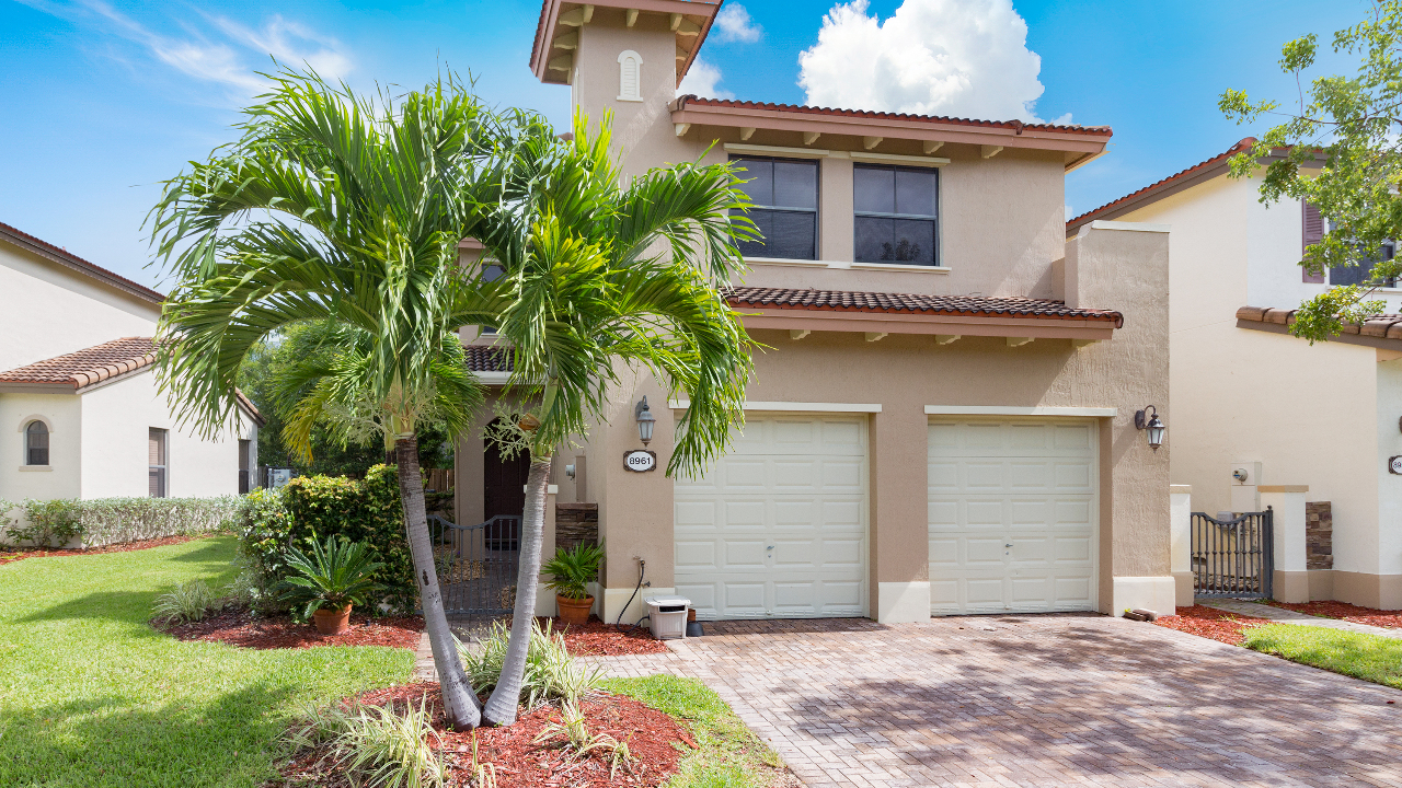8961-SW-227th-Ter-01