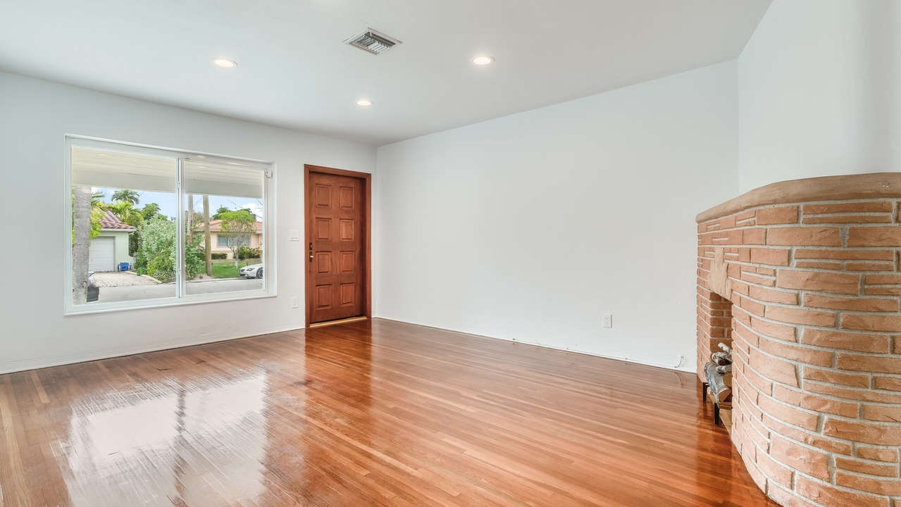 8819-Abbott-Ave-03