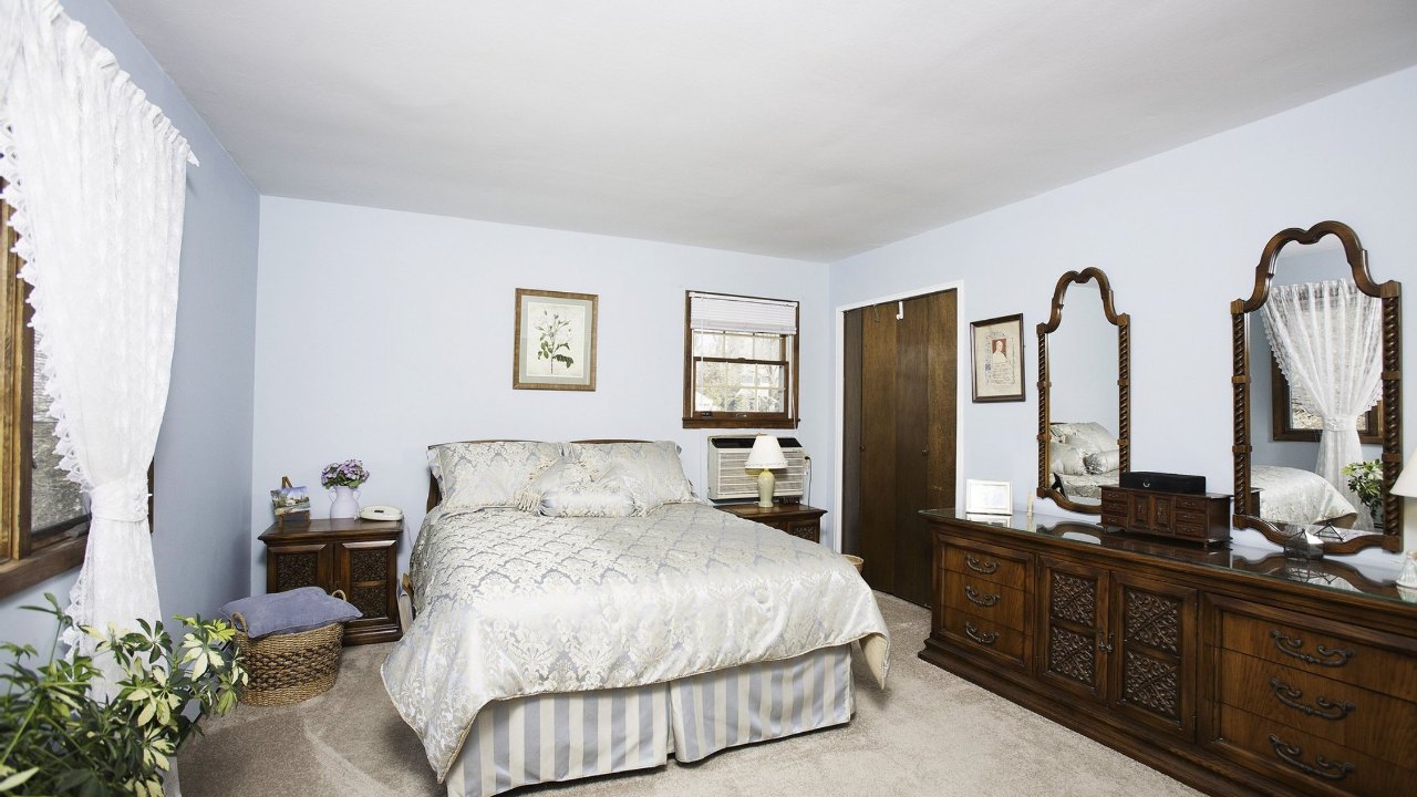 43 Jerome Drive, Farmingdale, NY, 11735 Scene 4