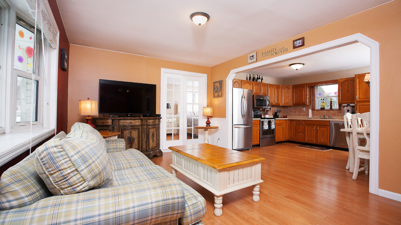 1 Putnam Ave, Patchogue, NY, 11772 Scene 2