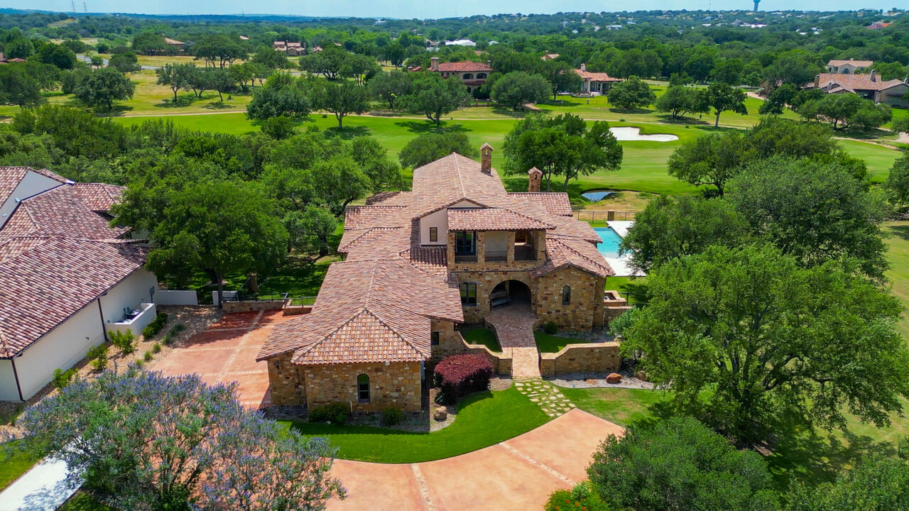 420 La Serena Loop, Horseshoe Bay, TX, 78657 Scene 1
