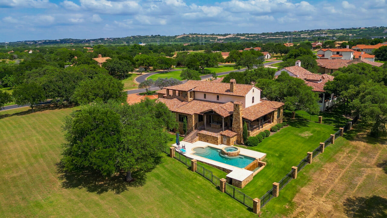 420 La Serena Loop, Horseshoe Bay, TX, 78657 Scene 2