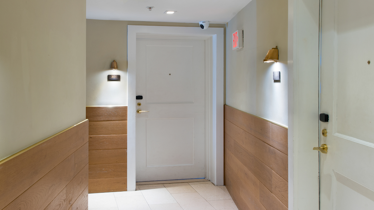 Bentley-Club-Hotel-#300-02