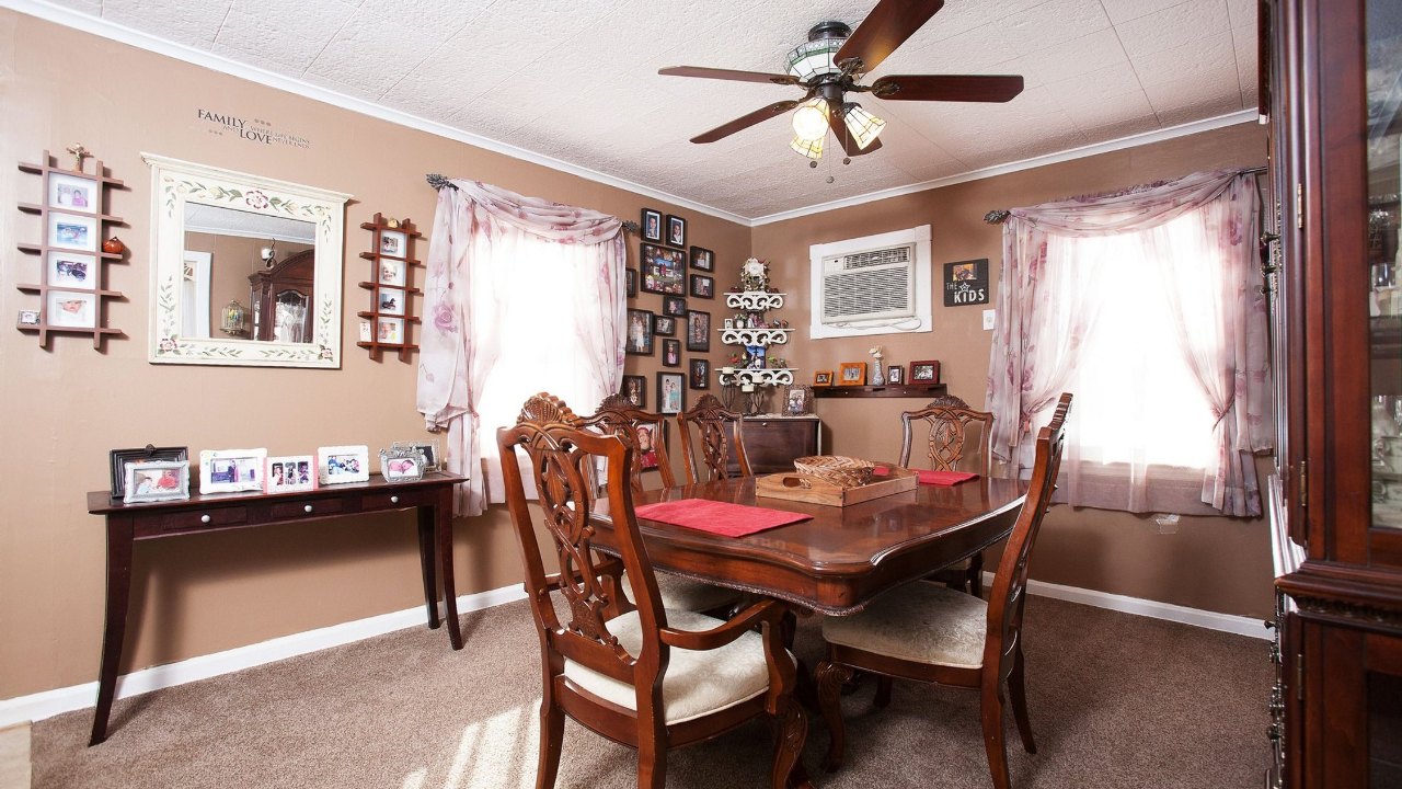 82 Birch Avenue, East Farmingdale, NY, 11735 Scene 3