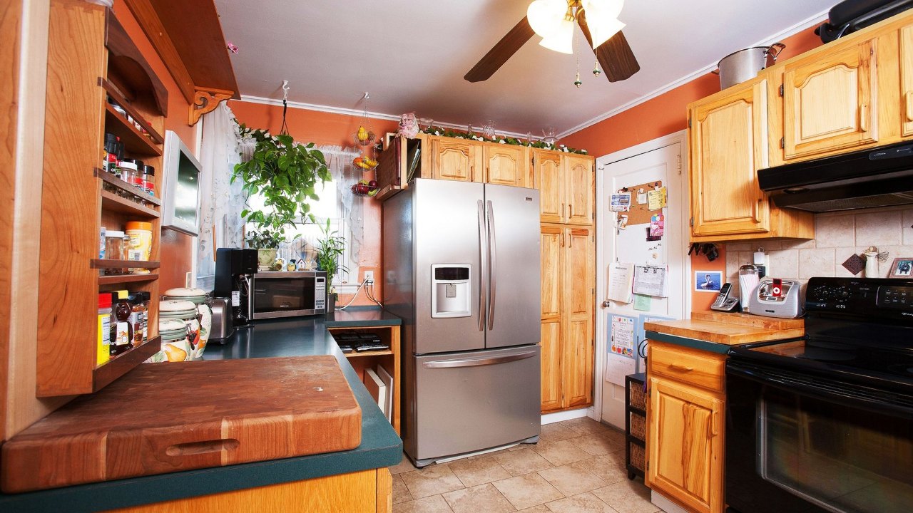 82 Birch Avenue, East Farmingdale, NY, 11735 Scene 4