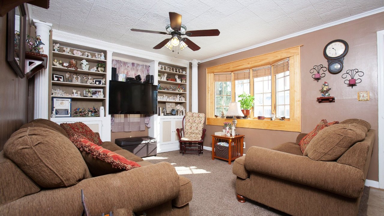 82 Birch Avenue, East Farmingdale, NY, 11735 Scene 2