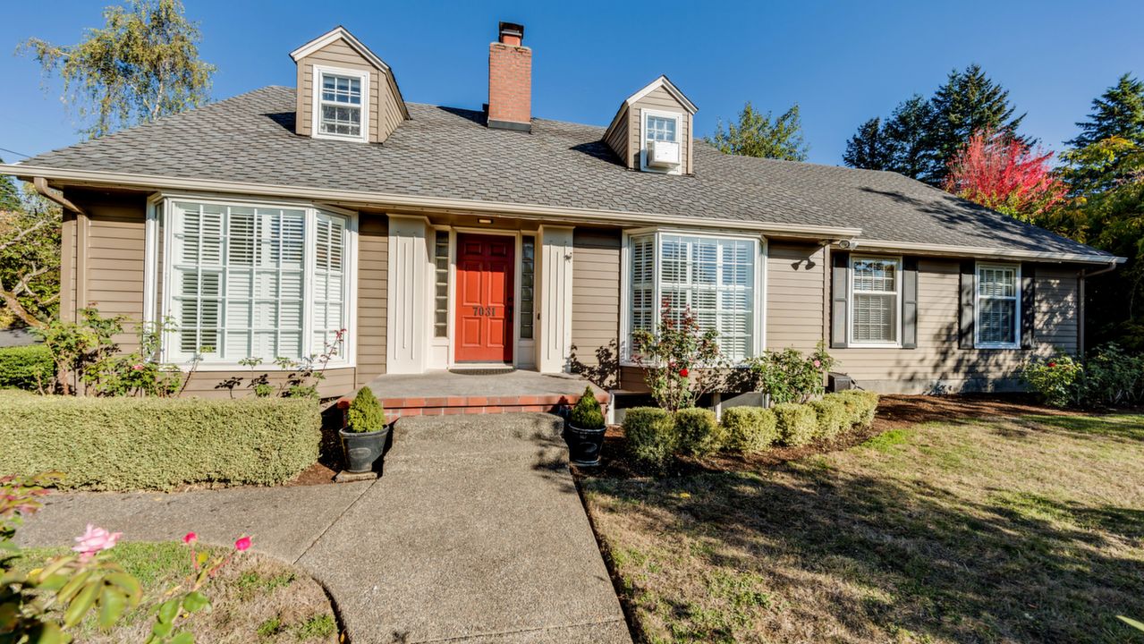 7031 SW Canyon Ln, Portland, OR, 97225 Scene 4