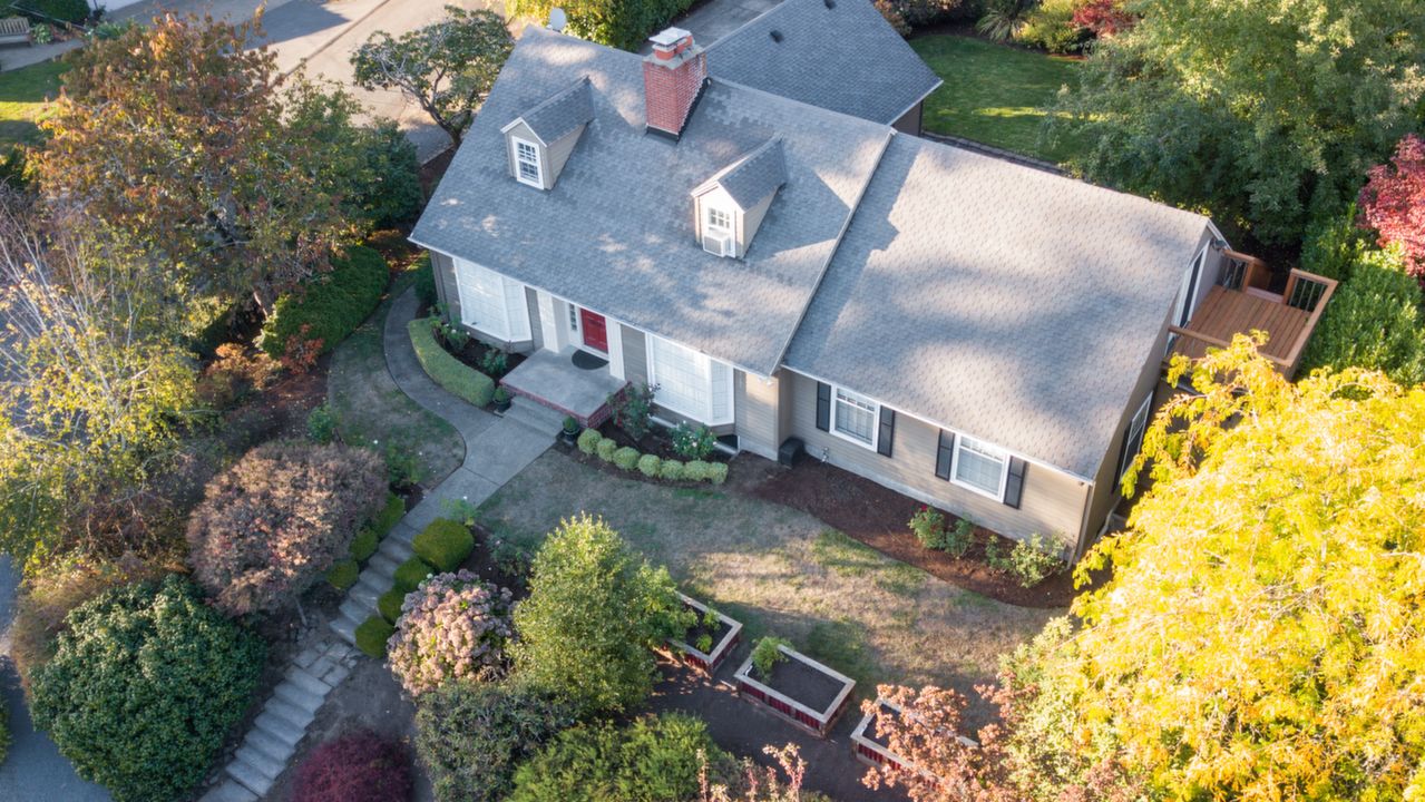 7031 SW Canyon Ln, Portland, OR, 97225 Scene 2