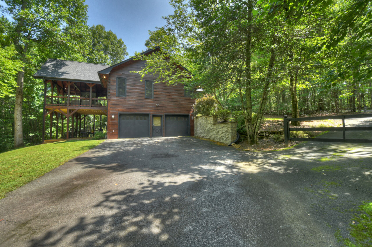 1242 Maggie Chapman, Cherry Log, GA, 30522 Scene 4