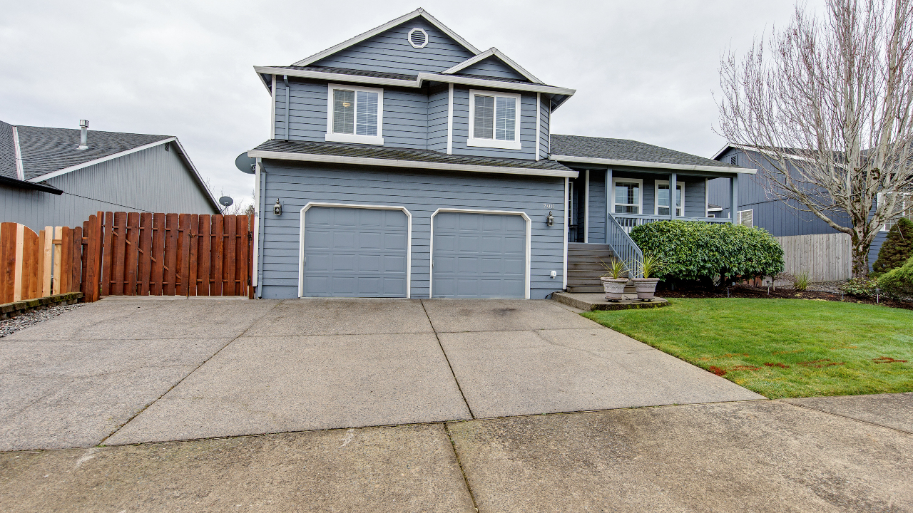 700 SE 10th St, Troutdale, OR, 97060 Scene 2