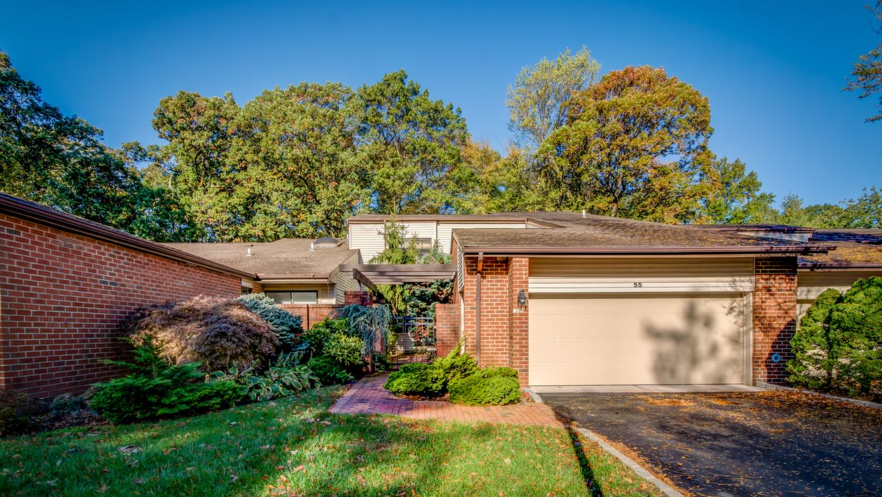 55 Estates Terrace N, Manhasset, NY, 11030 Scene 1