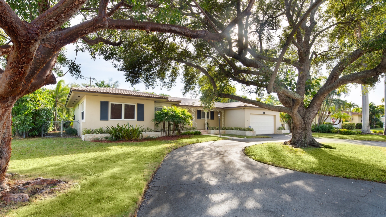 1420-NE-102nd-St-01