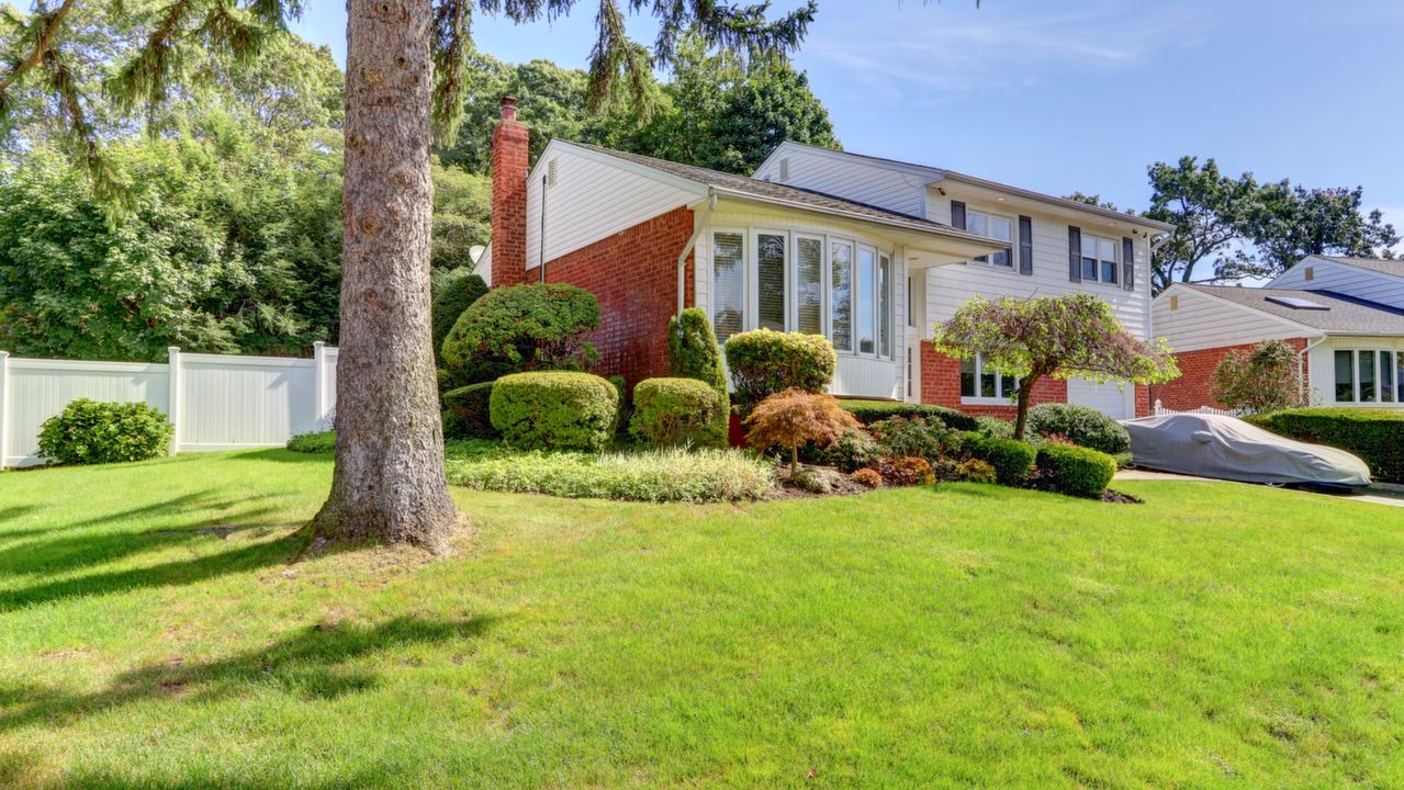 48 Sagamore St, Plainview, NY, 11803 Scene 2