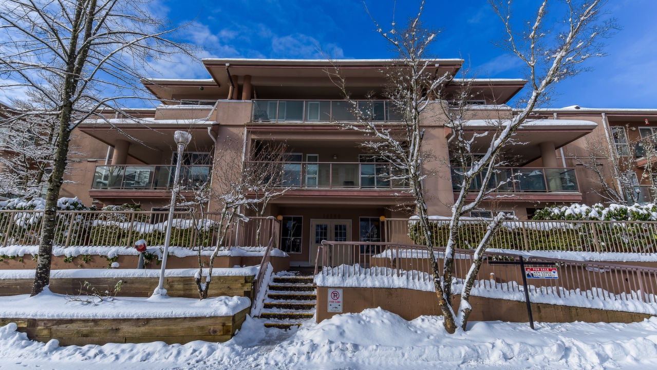 #209 14980 101A ave, Surrey, BC, V3R 0T1 Scene 1