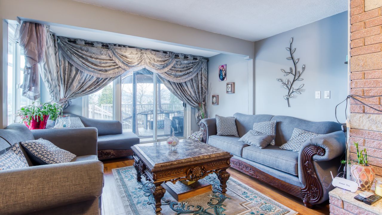 14119 114A Ave, Surrey, BC, V3R 2N6 Scene 3