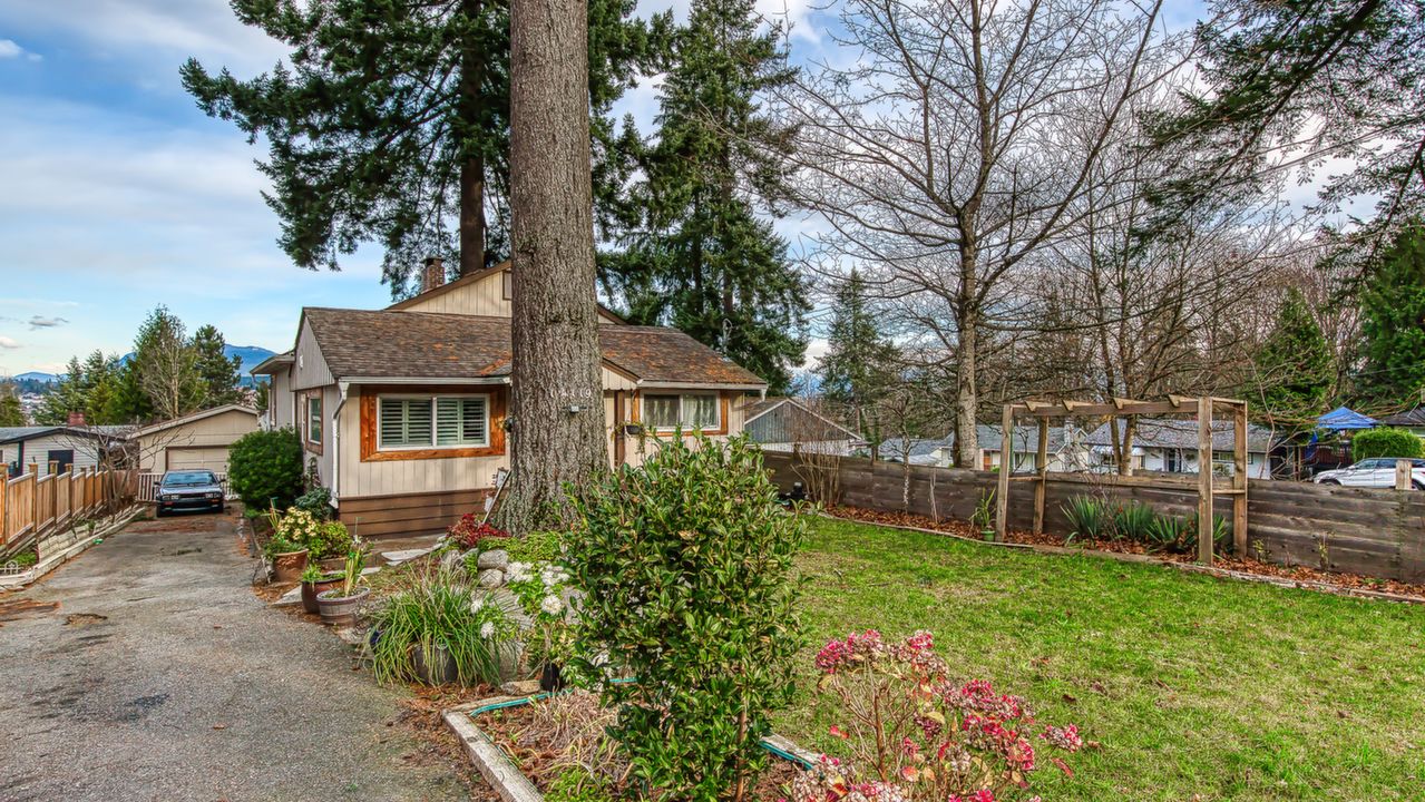 14119 114A Ave, Surrey, BC, V3R 2N6 Scene 1